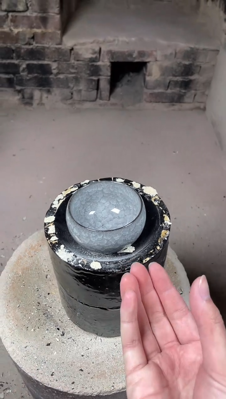 【闪购商品】瓷茶盏黑冰裂（带礼盒和证书）