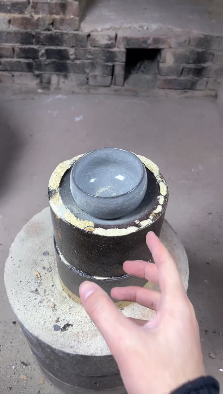 【闪购商品】瓷茶盏黑冰裂（带礼盒和证书）