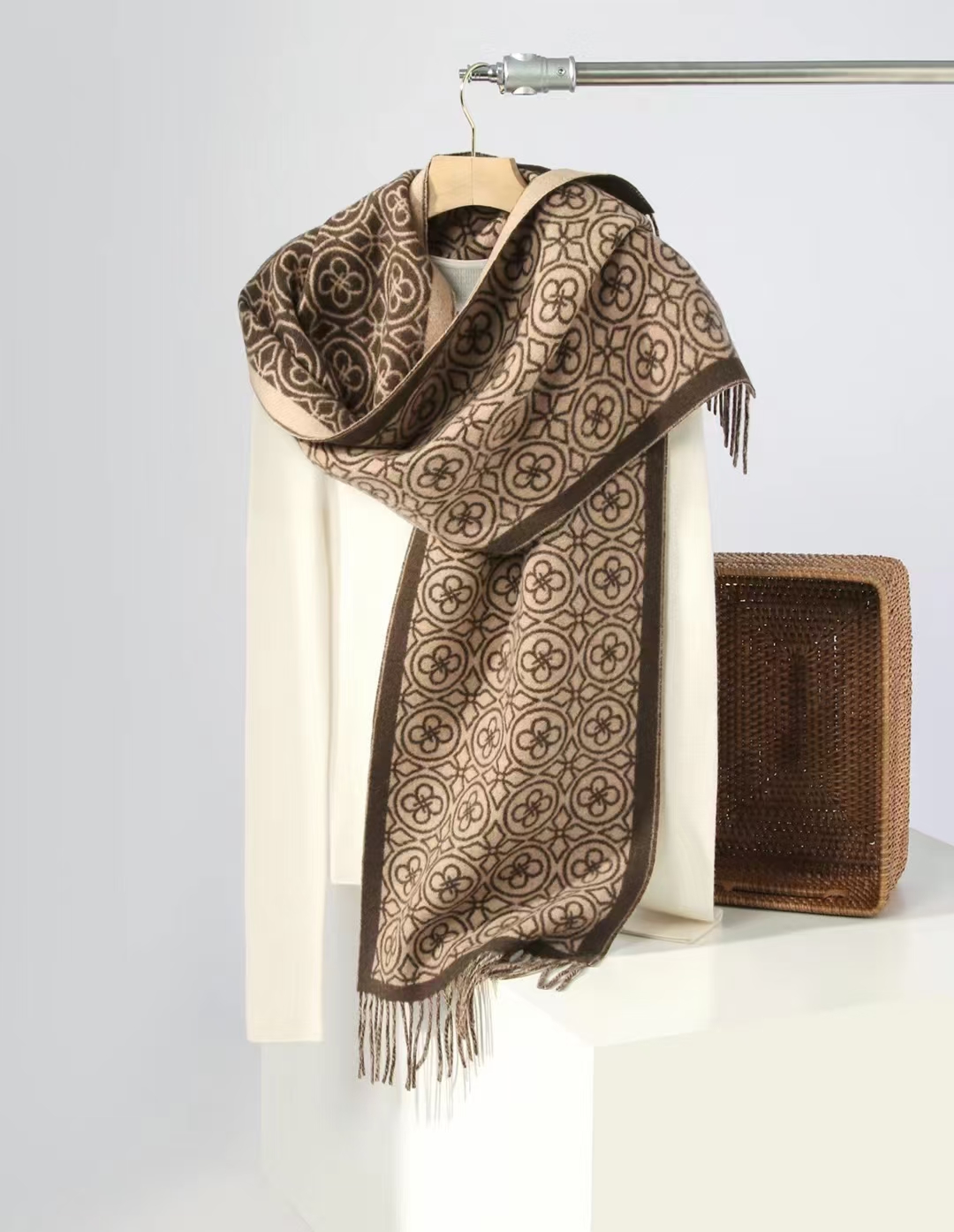 内蒙古那日松羊毛绒围巾（T）