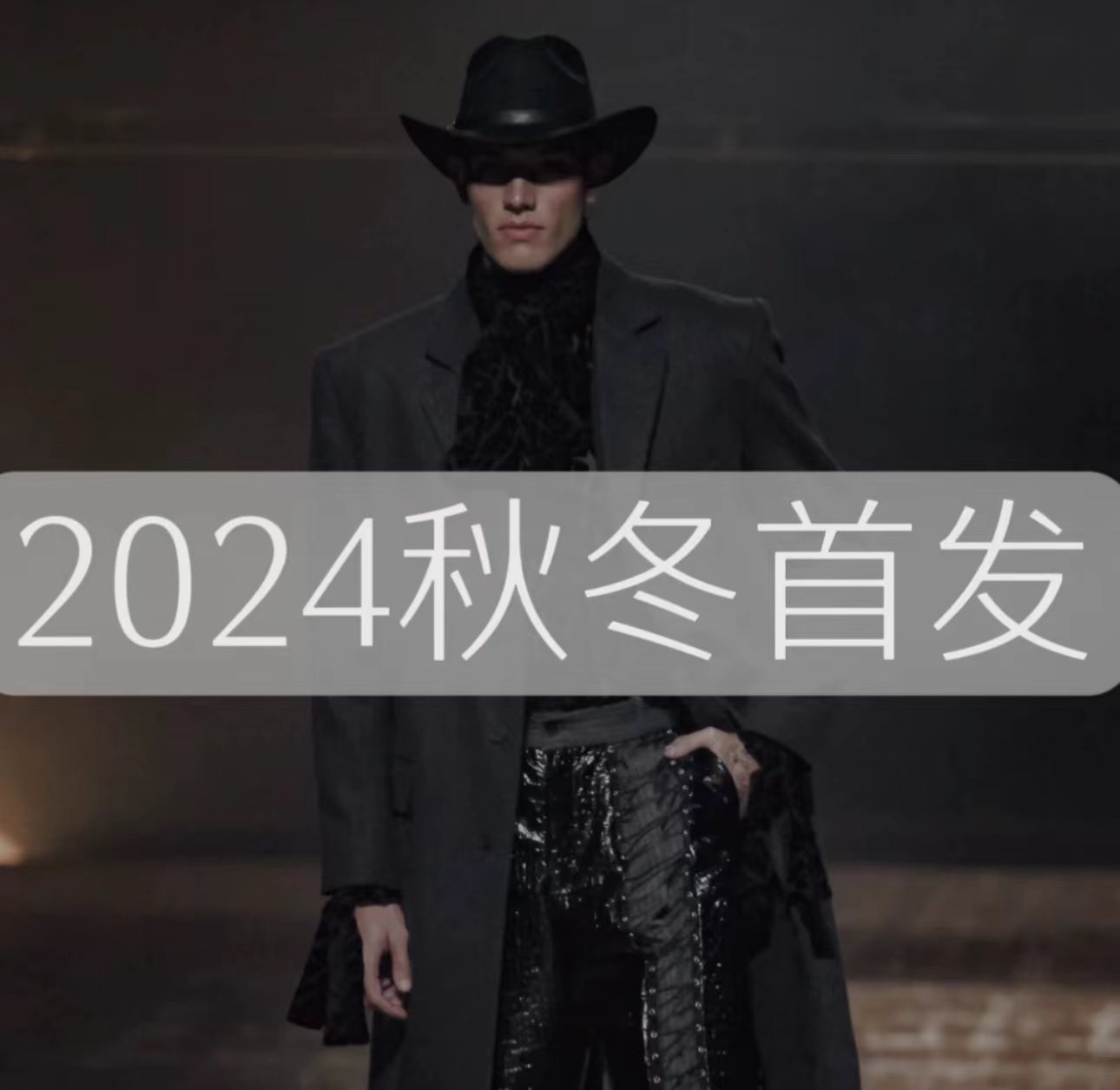 冲锋衣男女款秋季后背胶带字母印花连帽夹克外套