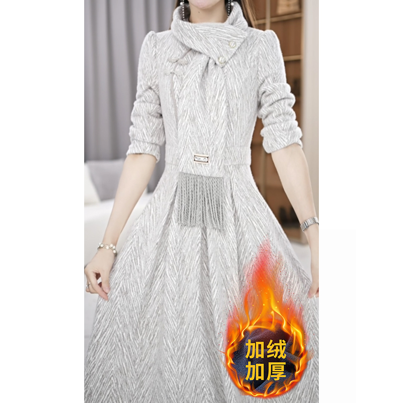 【连衣裙】冬季围巾领洋气修身显瘦收腰中长款连衣裙M-4XL