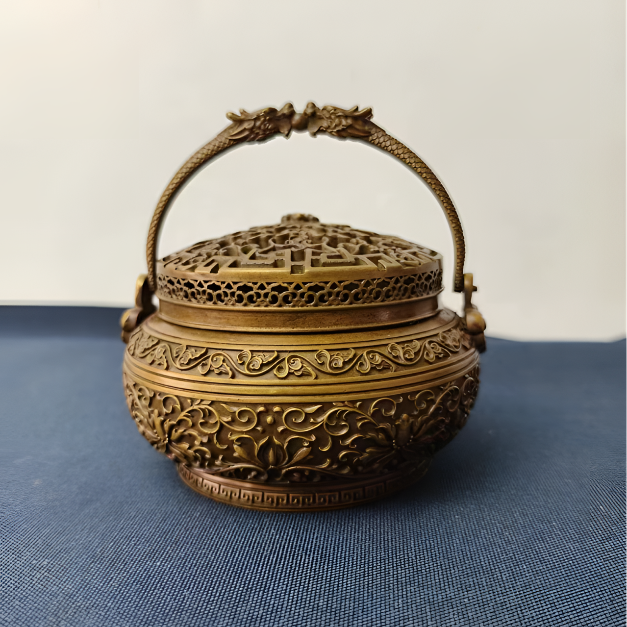 苏工缠枝纹提梁手炉尺寸高度约7公分精品手炉香薰炉