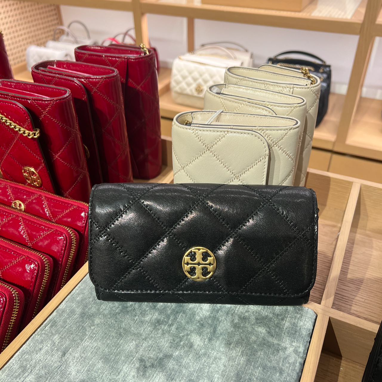 TORY BURCH/汤丽柏琦（新）Willa经典链条斜挎包 20x12x5cm