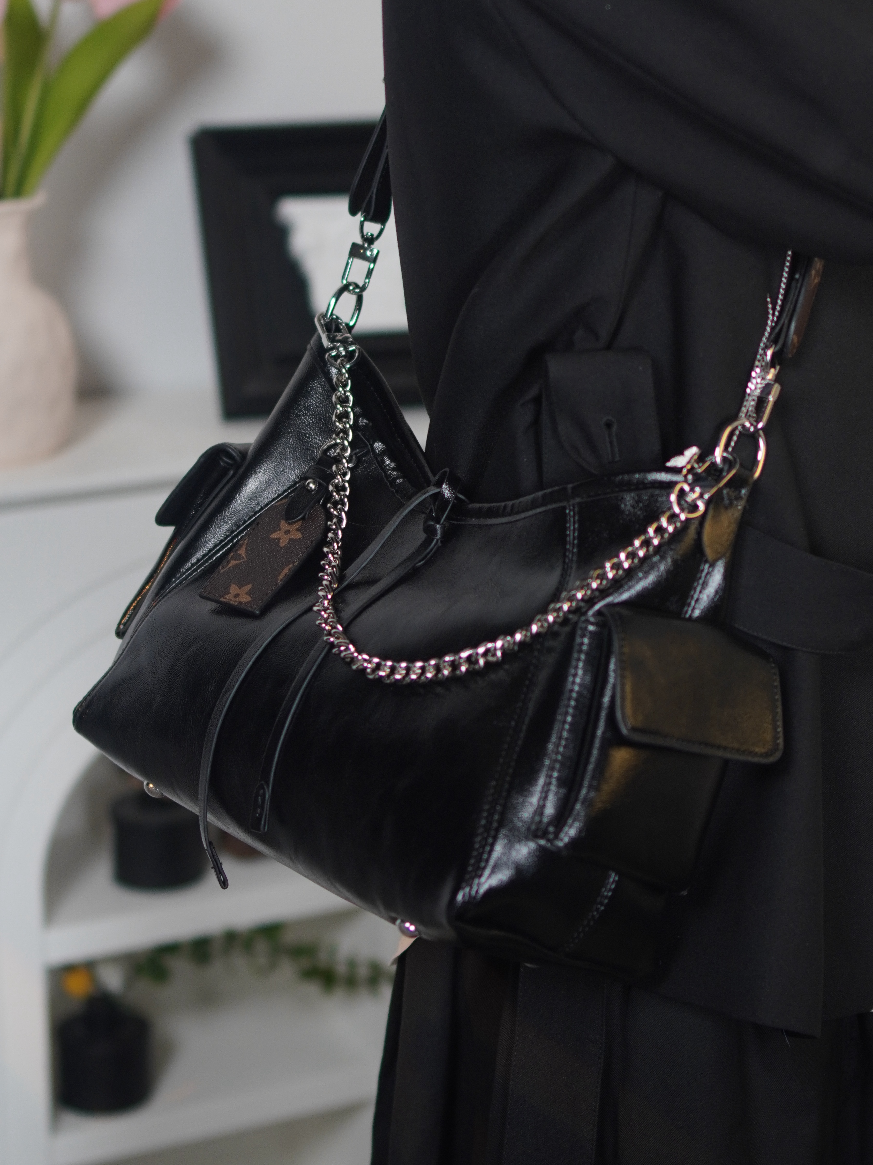 Moment Hous小众设计四季百搭休闲黑WS高级随性通勤单肩斜挎包包