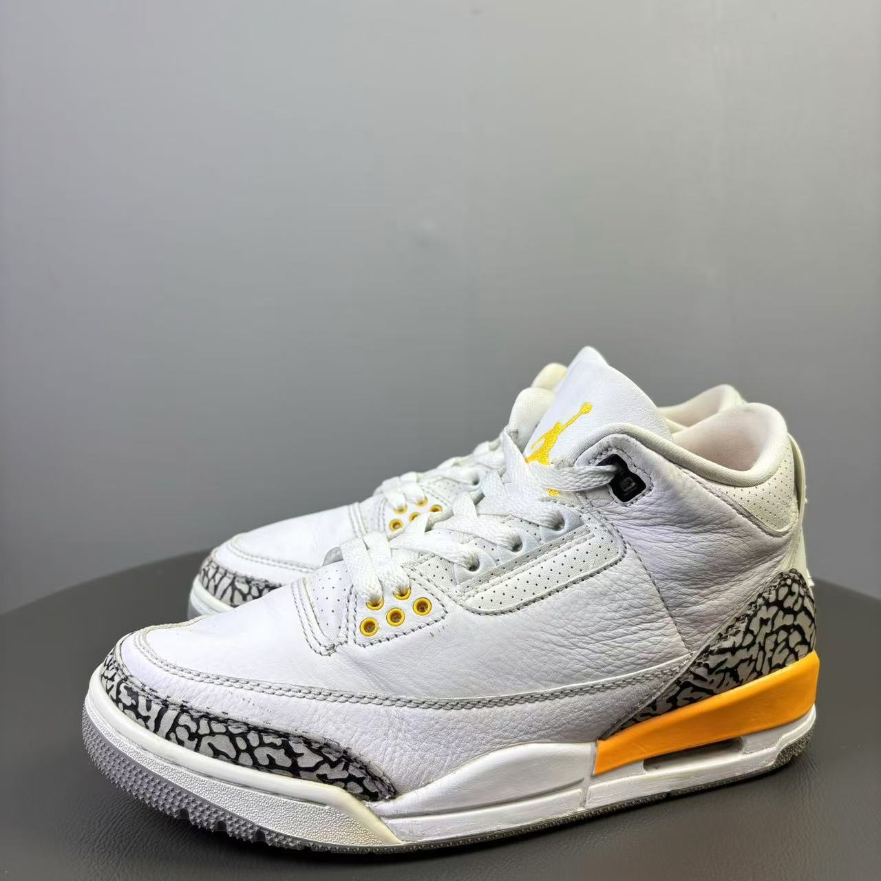 38.5码 AJ3湖人 白橙色球鞋（小瑕疵看图） 非原盒 9新 二手