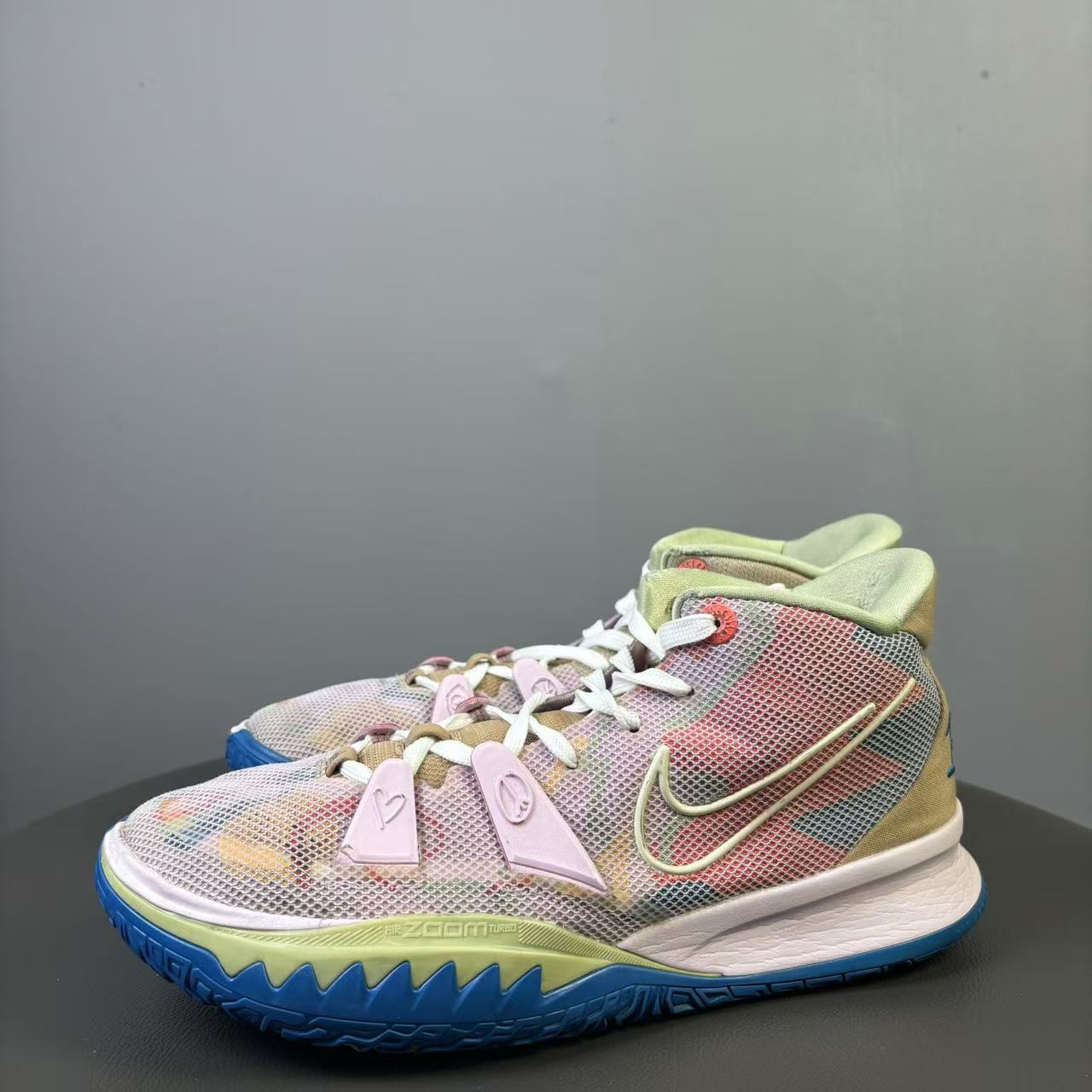 90新 NIKE/耐克 44.5码 Nike欧文7和平与爱 蓝粉球鞋 非原盒