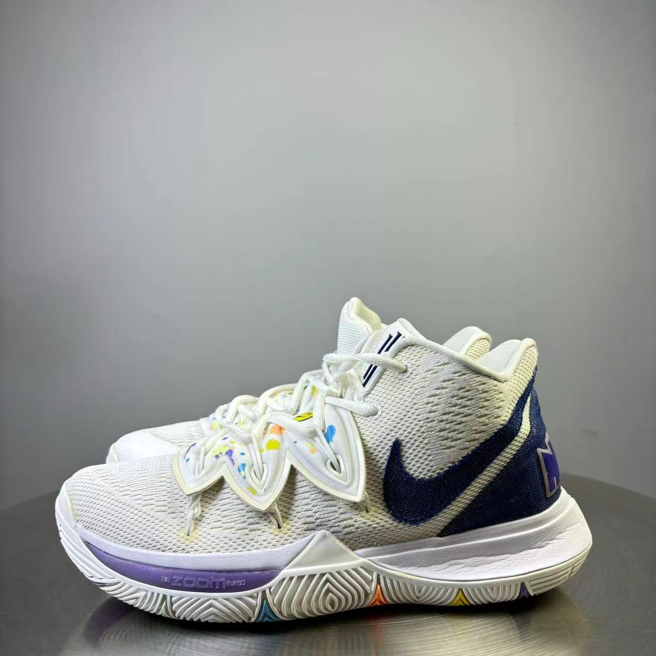 95新 NIKE/耐克 40码 Nike欧文5笑脸篮球鞋 非原盒