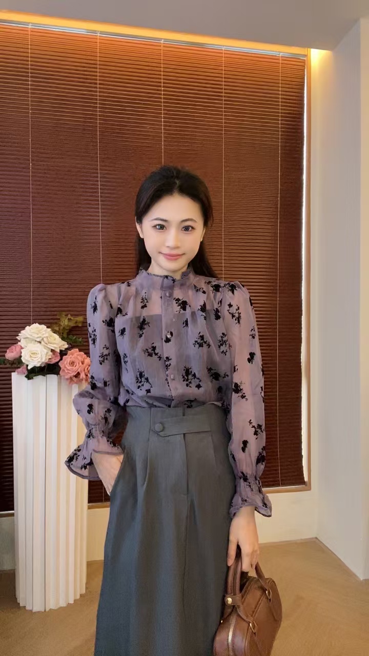 法式复古立领植绒提花衬衫女高级感紫色柔纱上衣秋