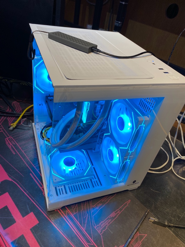 游戏电脑 组装电脑水冷吃鸡电竞散热彩虹海景房机箱白色迷你固态