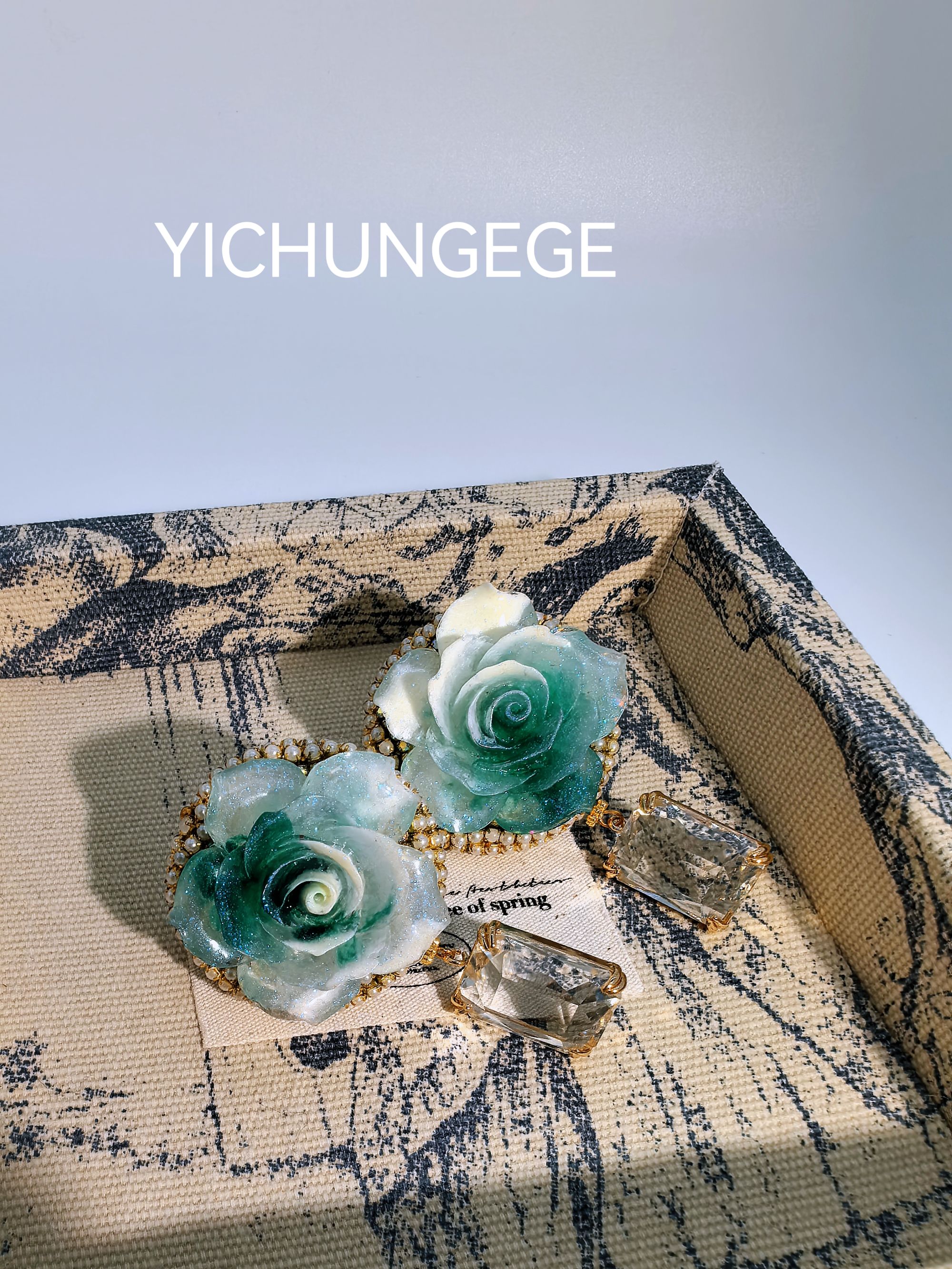 YI CHUN GE GE 铜合金耳饰 设计师原创重工法式中古小众时尚耳饰