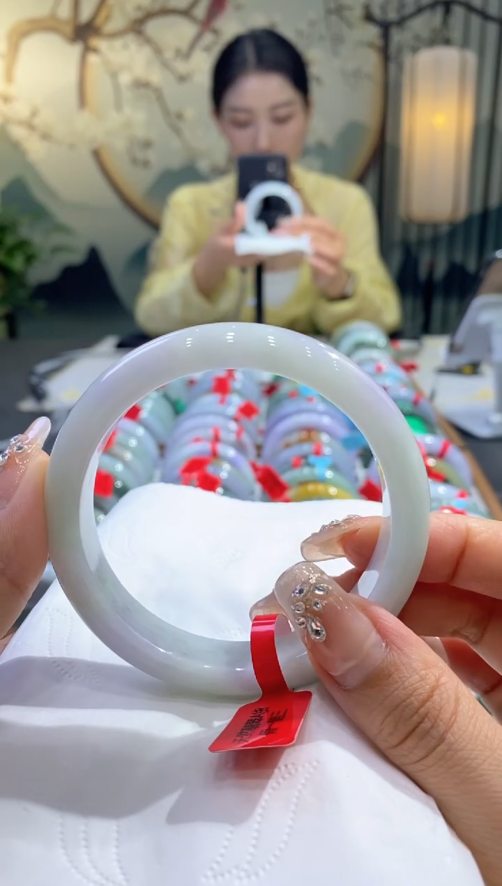 【闪购商品】翡翠手镯未镶嵌99902307