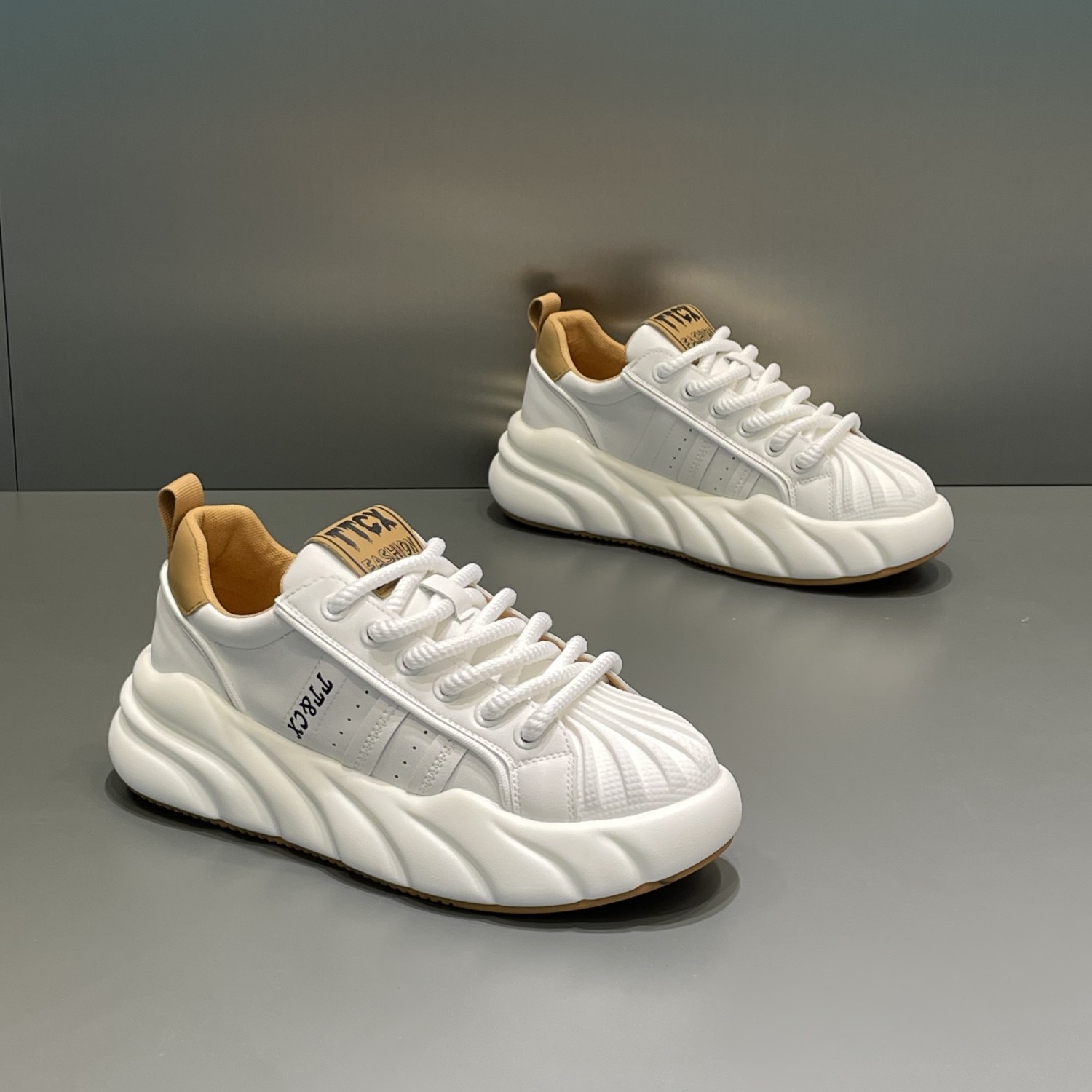 意尔康沿荐男鞋2023秋冬季新款男士运动时尚厚底潮鞋帅气老爹鞋子