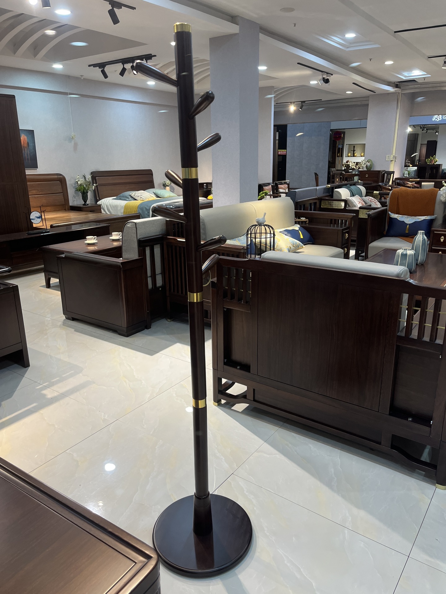 轻奢衣架2号做工精细