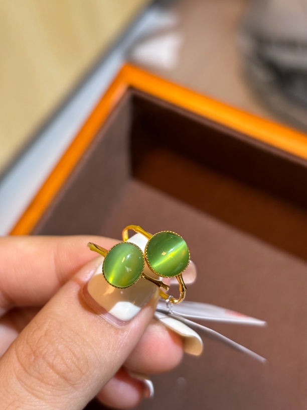 3067 和田玉18k金镶嵌碧玉猫眼戒指 规格约：8多样性发其一