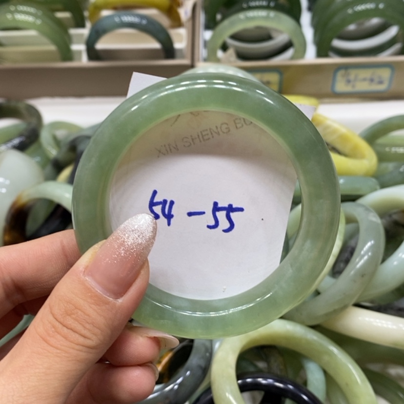 【闪购商品】蛇纹石玉手镯未镶嵌82