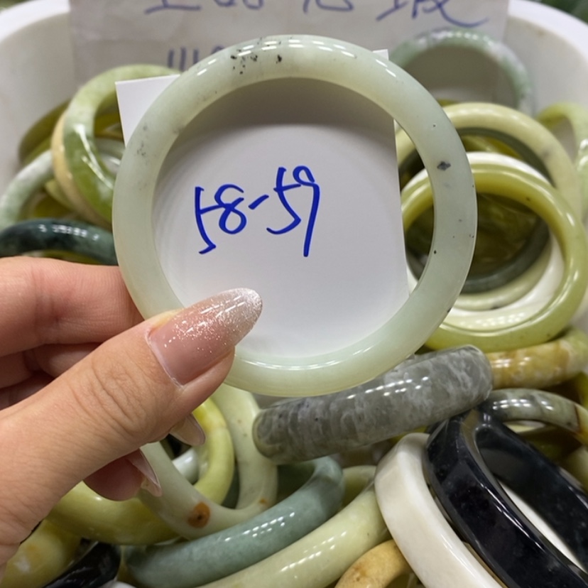 【闪购商品】蛇纹石玉手镯未镶嵌66