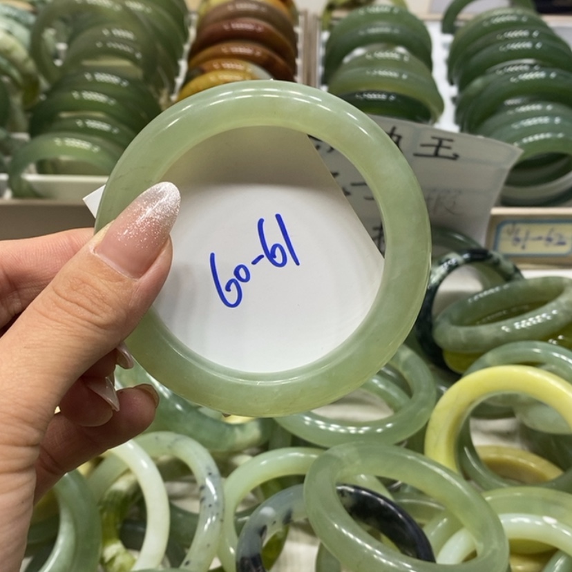 【闪购商品】蛇纹石玉手镯未镶嵌191