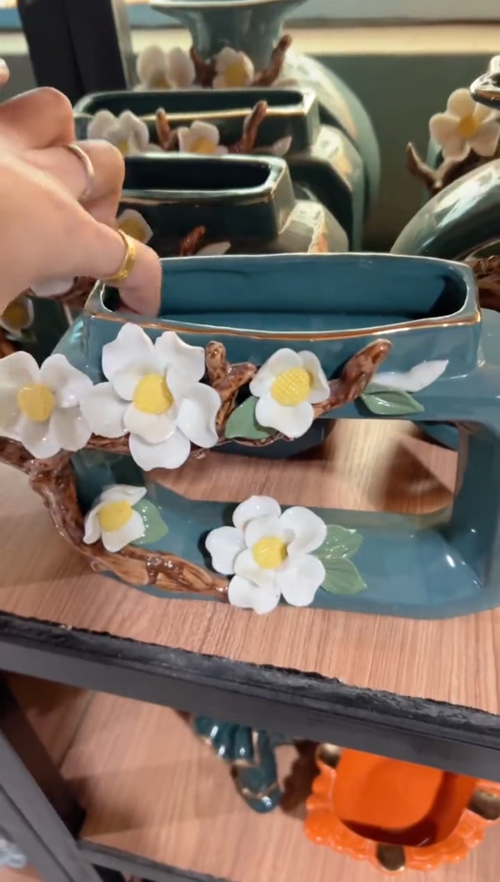 【闪购商品】瓷摆件捏花摆件