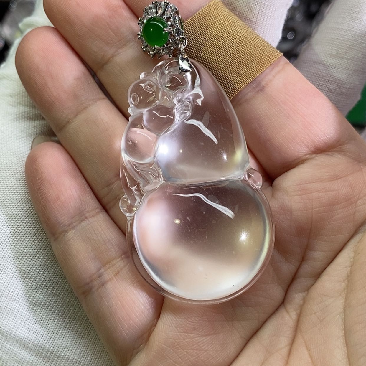 【闪购商品】石英质玉吊坠(不含链)未镶嵌b****?