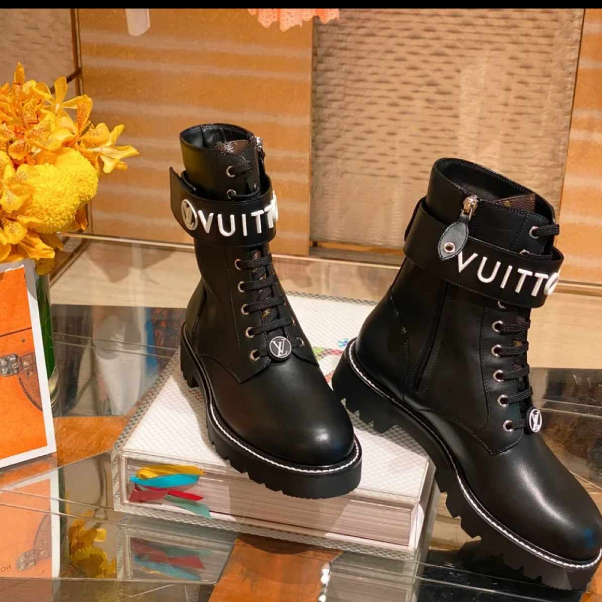 LouisVuitton/路易威登【四亿专属】字母魔术贴系带短靴【8403】