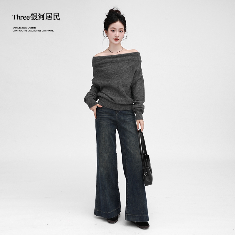 Three银河居民 慵懒软糯一字肩针织上衣女2024秋冬纯欲露肩毛衣