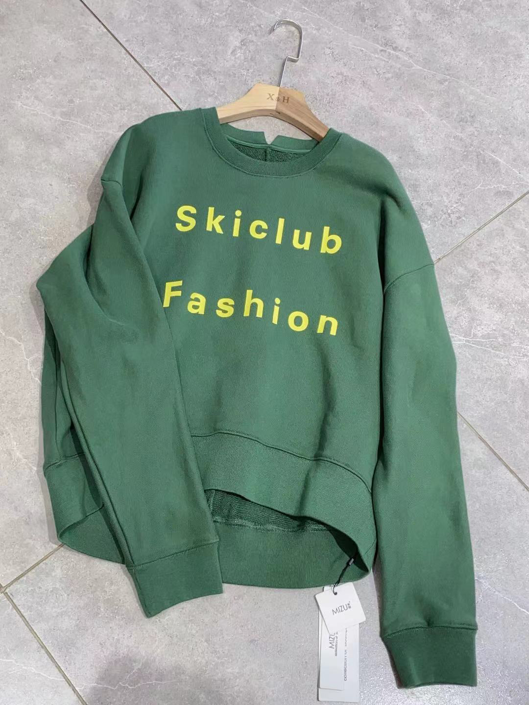 字母宽松圆领卫衣