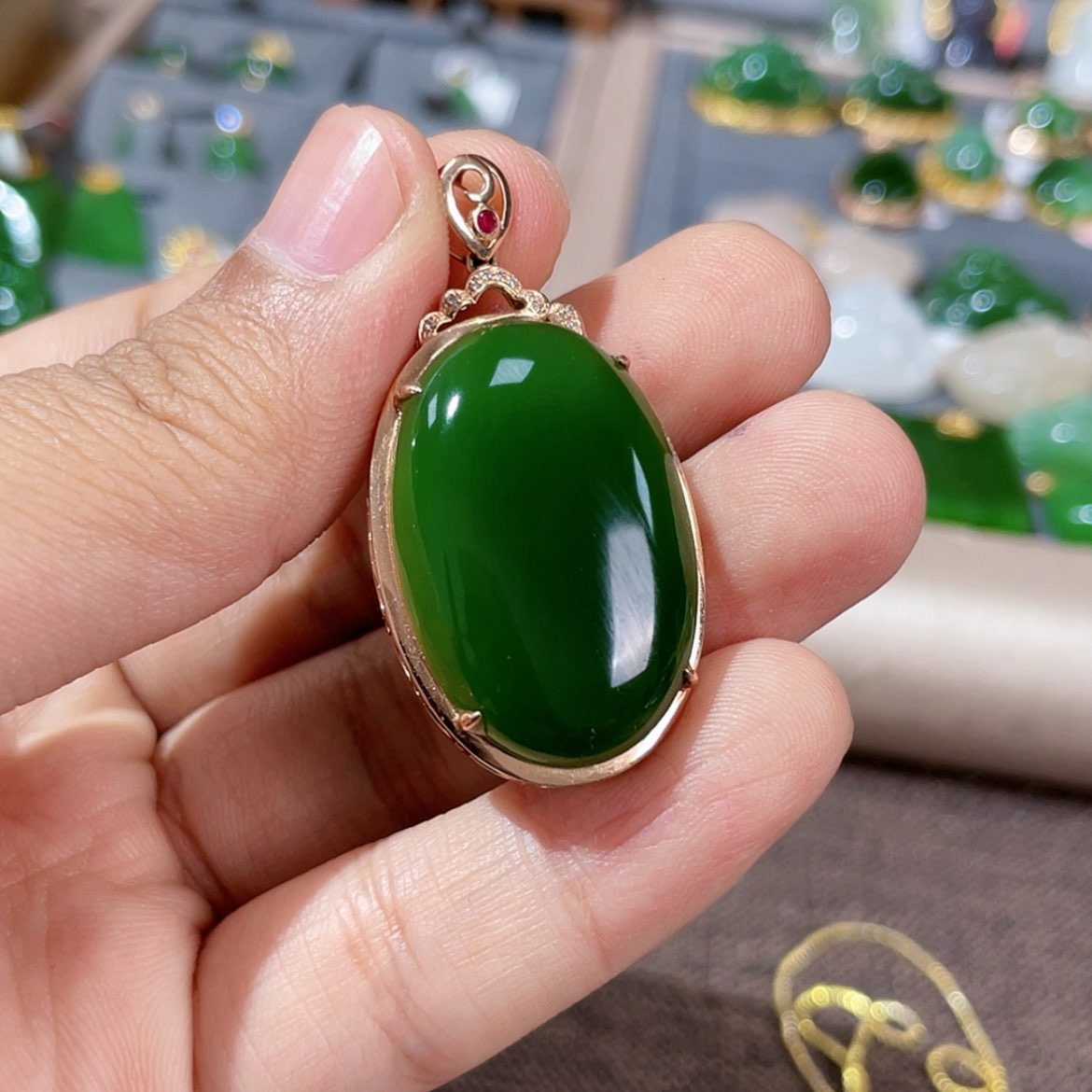 【闪购商品】和田玉（碧玉）吊坠不含链18K金镶嵌