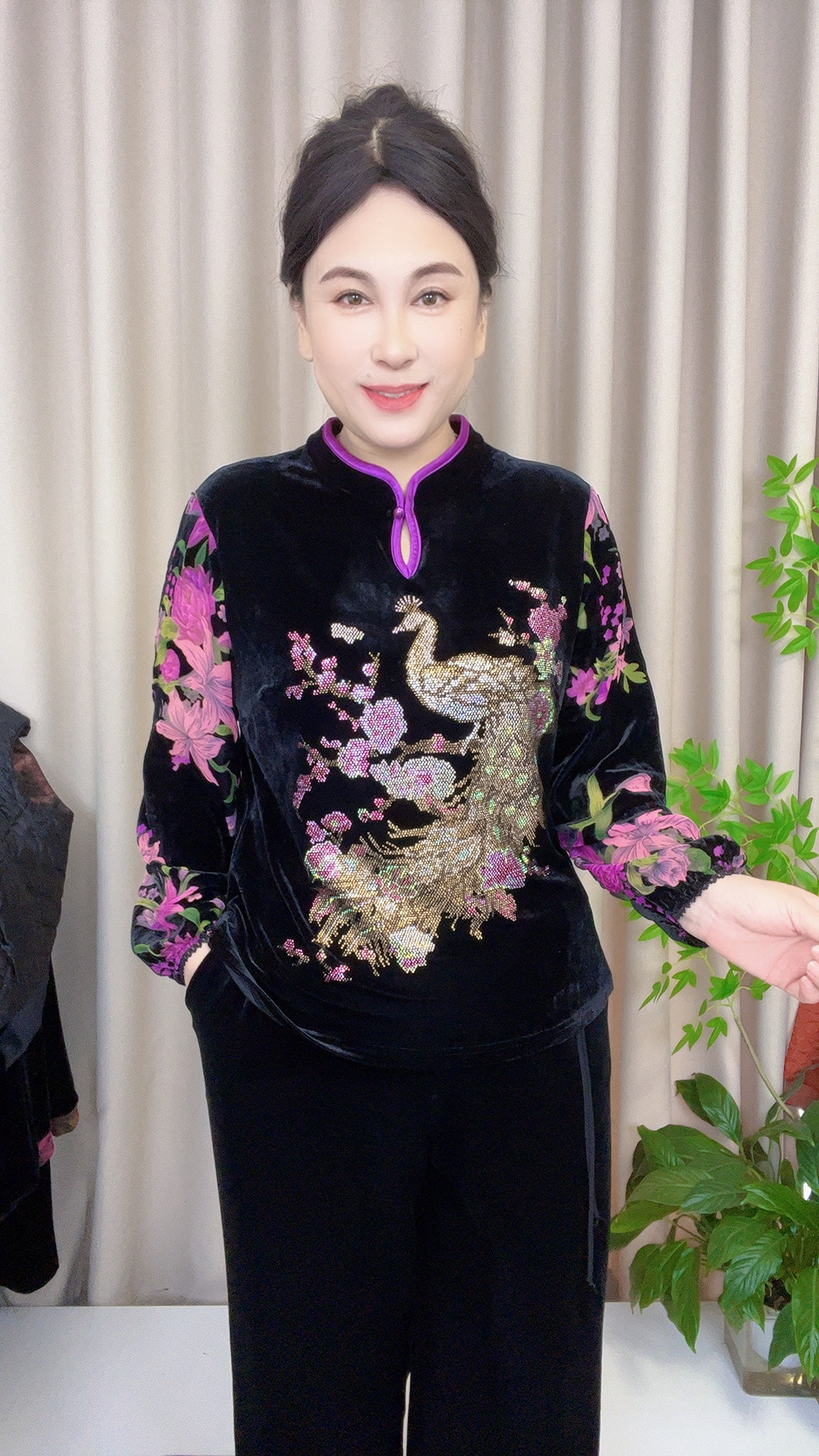 新款烫钻高档丝绒立领国风中老年妈妈衫秋冬（立领孔雀钻）妈妈装