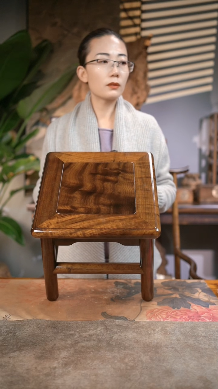 【闪购商品】金丝楠阴沉木富贵凳3