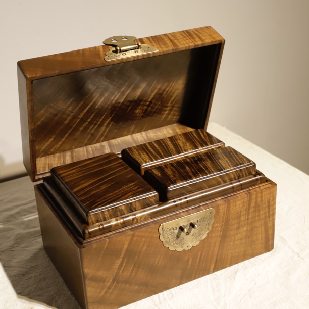 金丝楠阴沉木水波纹一木一器五件套珠宝盒