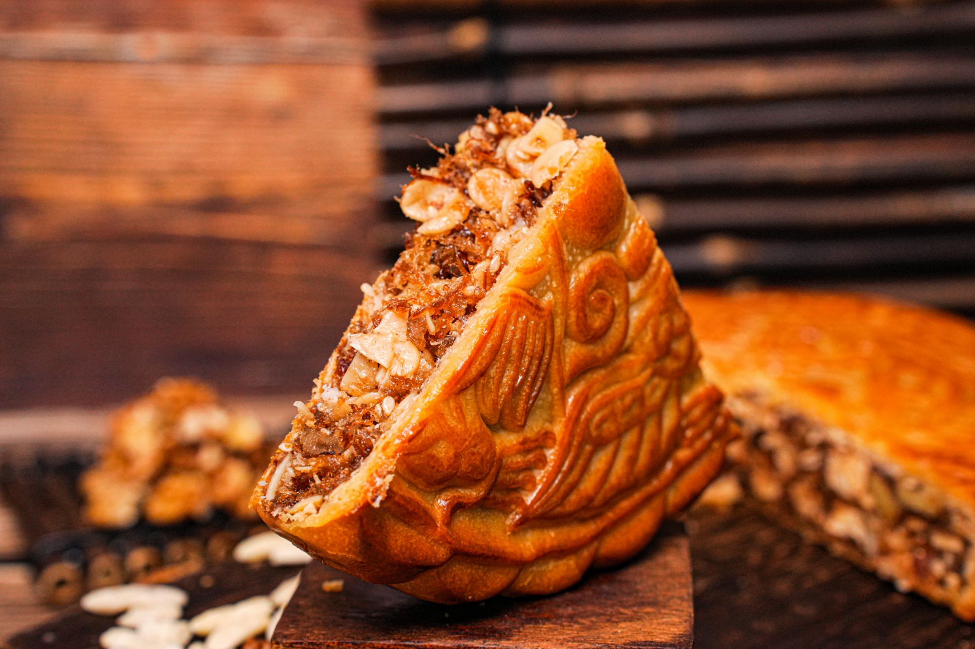 【口感丰富~香咸美味】金腿伍仁大月饼（二斤）*1（共1盒净含量:1000g）