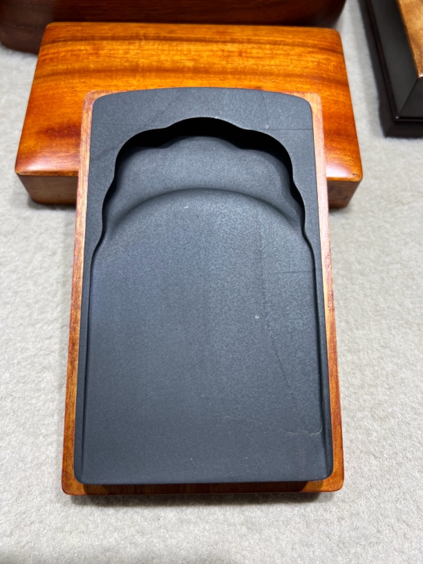 歙砚眉子坑鱼籽底板细腻温润实用砚14.3/8.5/2.3厘米