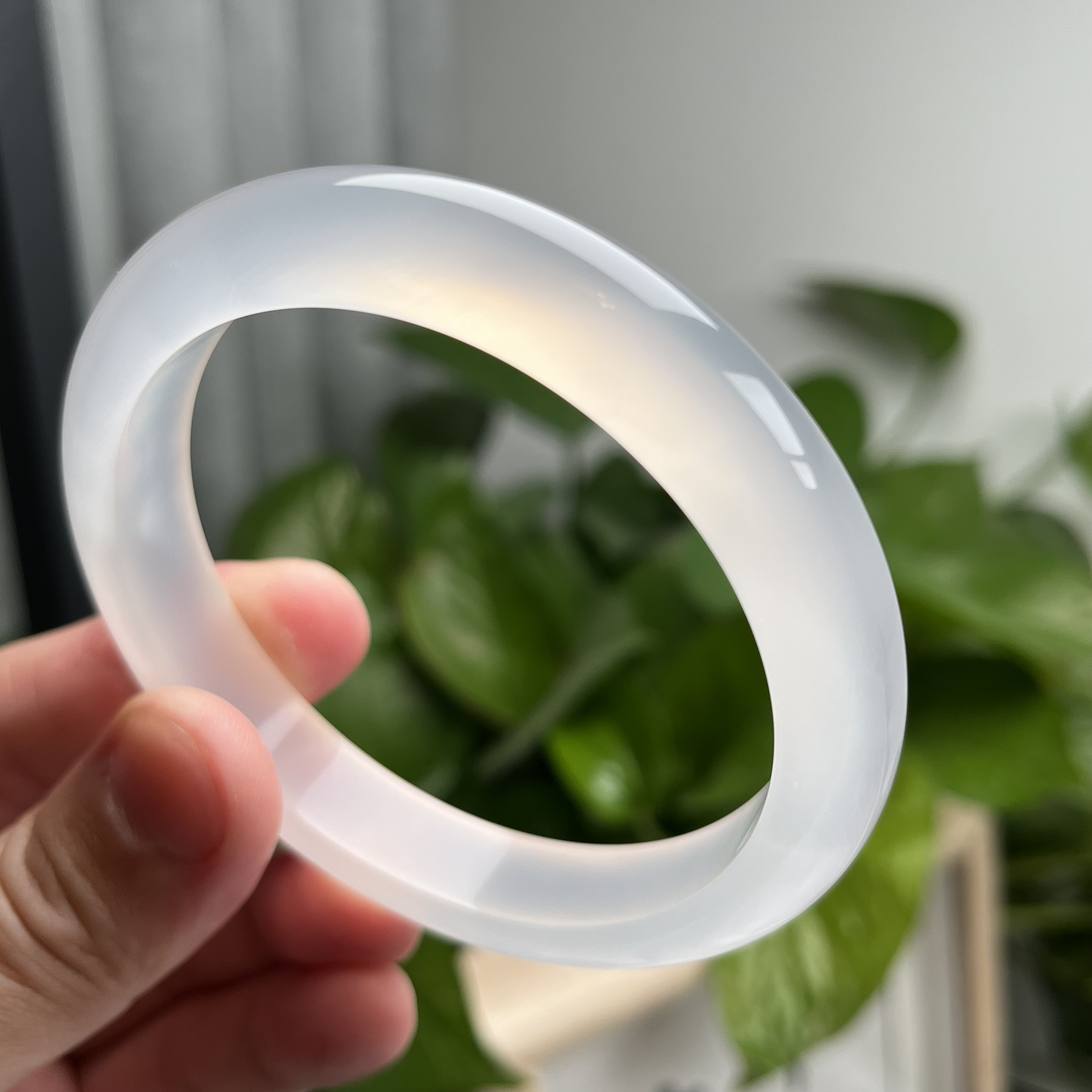 天然玛瑙玉髓手镯白月光龙鳞纹