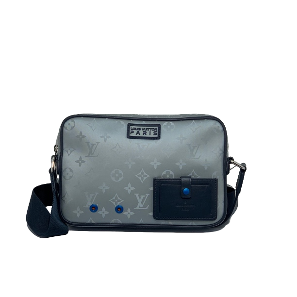 95新 LouisVuitton/路易威登 镭射钛合金斜挎包/2945号男士灰色
