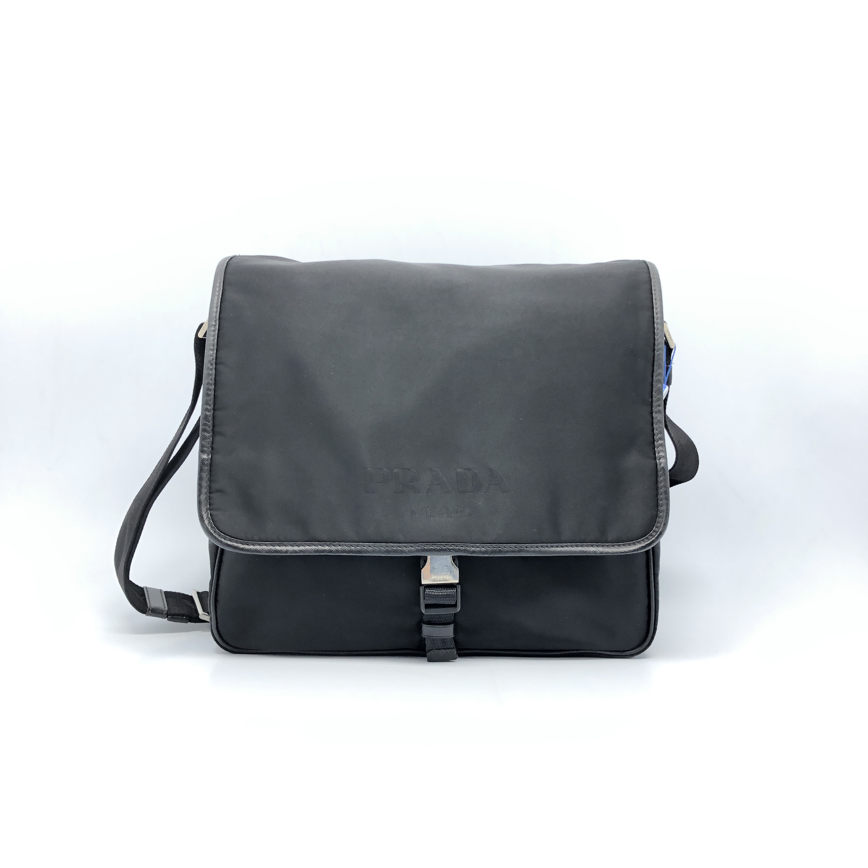 95新 Prada/普拉达 黑色单扣尼龙斜挎包/3717号