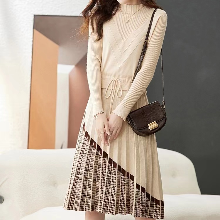 J6290半高领系带收腰针织连衣裙女秋装新款配大衣气质打底毛衣裙