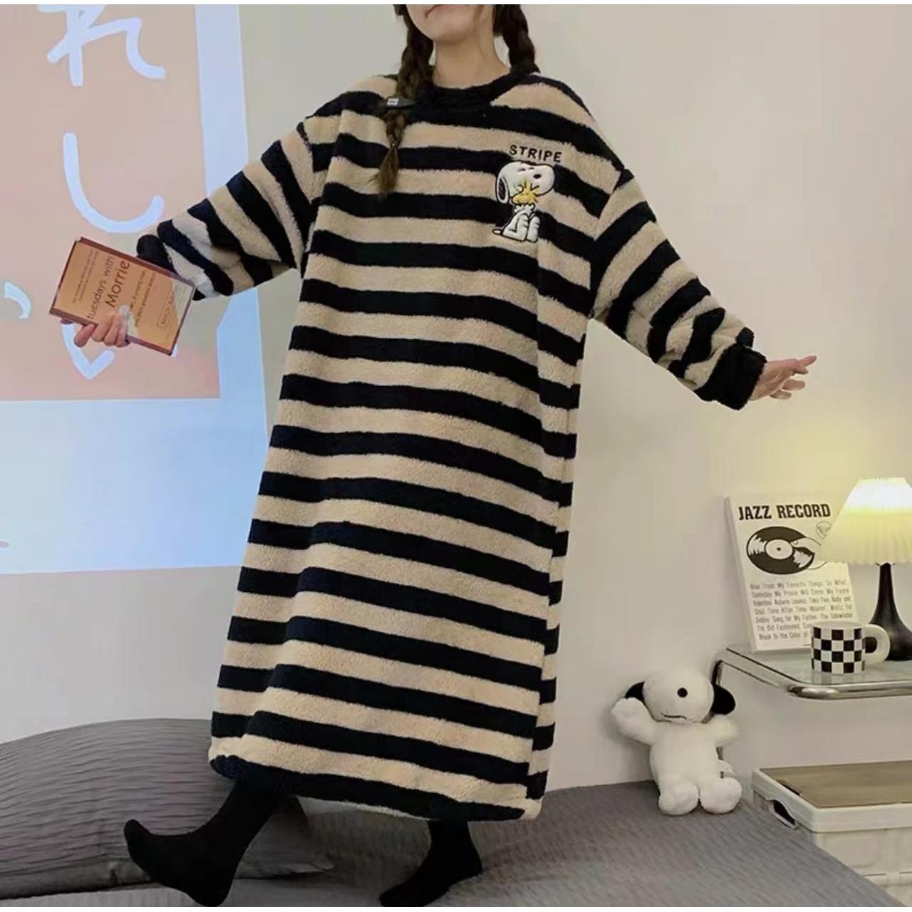 长袖睡裙法兰绒珊瑚绒套头新款睡衣女秋冬季卡通学生家居服百搭