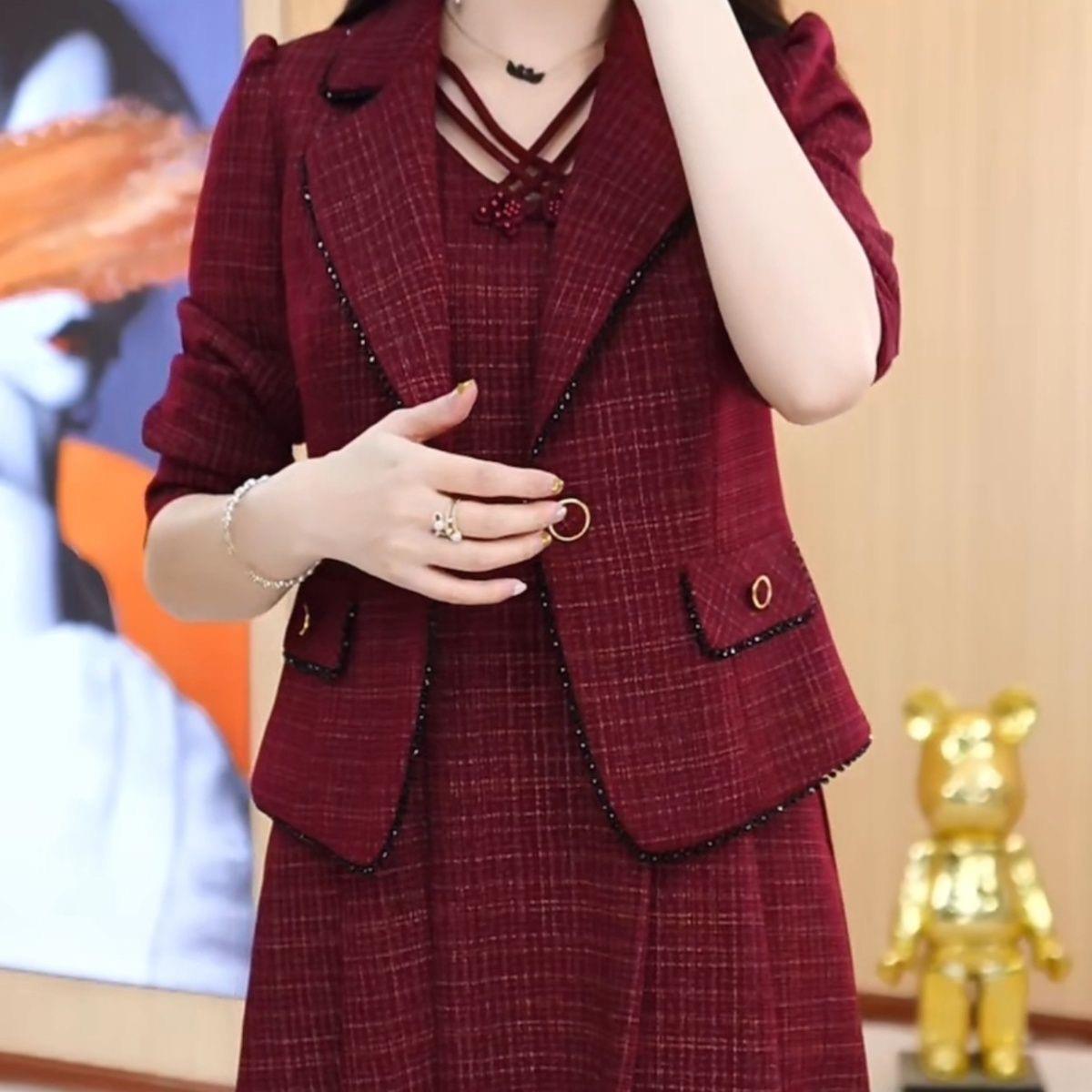 洋气妈妈套裙2023秋冬季新款高气质小香风西装连衣裙两件套