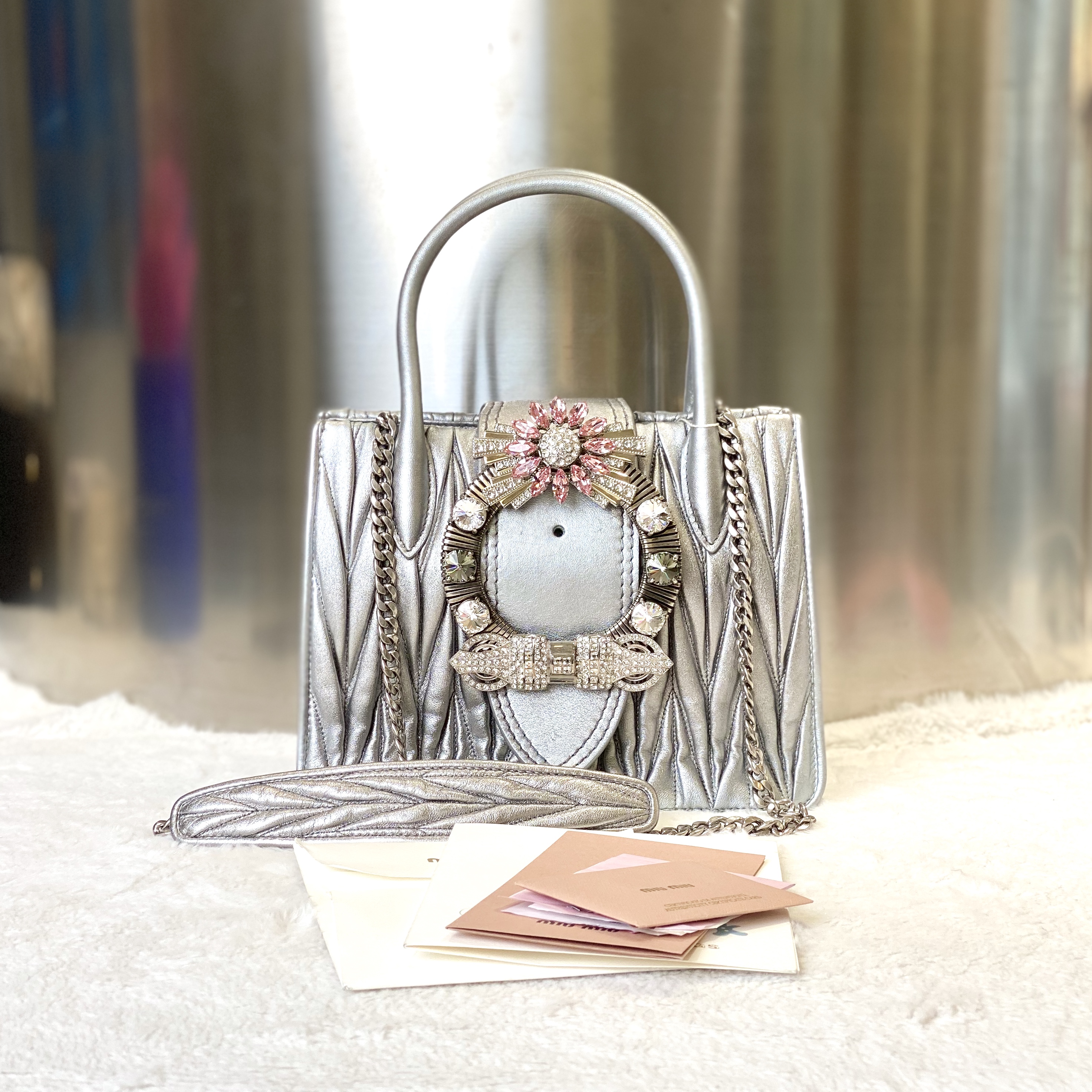 99新  98新古有MIUMIU缪缪银色宝石链条褶皱公价2w单肩斜挎包3726