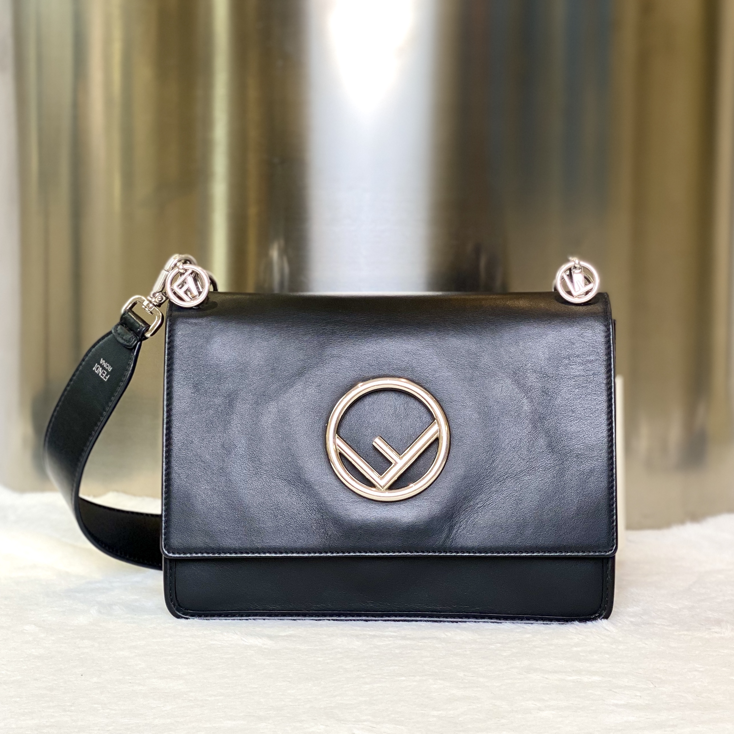 99新 FENDI/芬迪 古有98新芬迪黑色单肩包9114