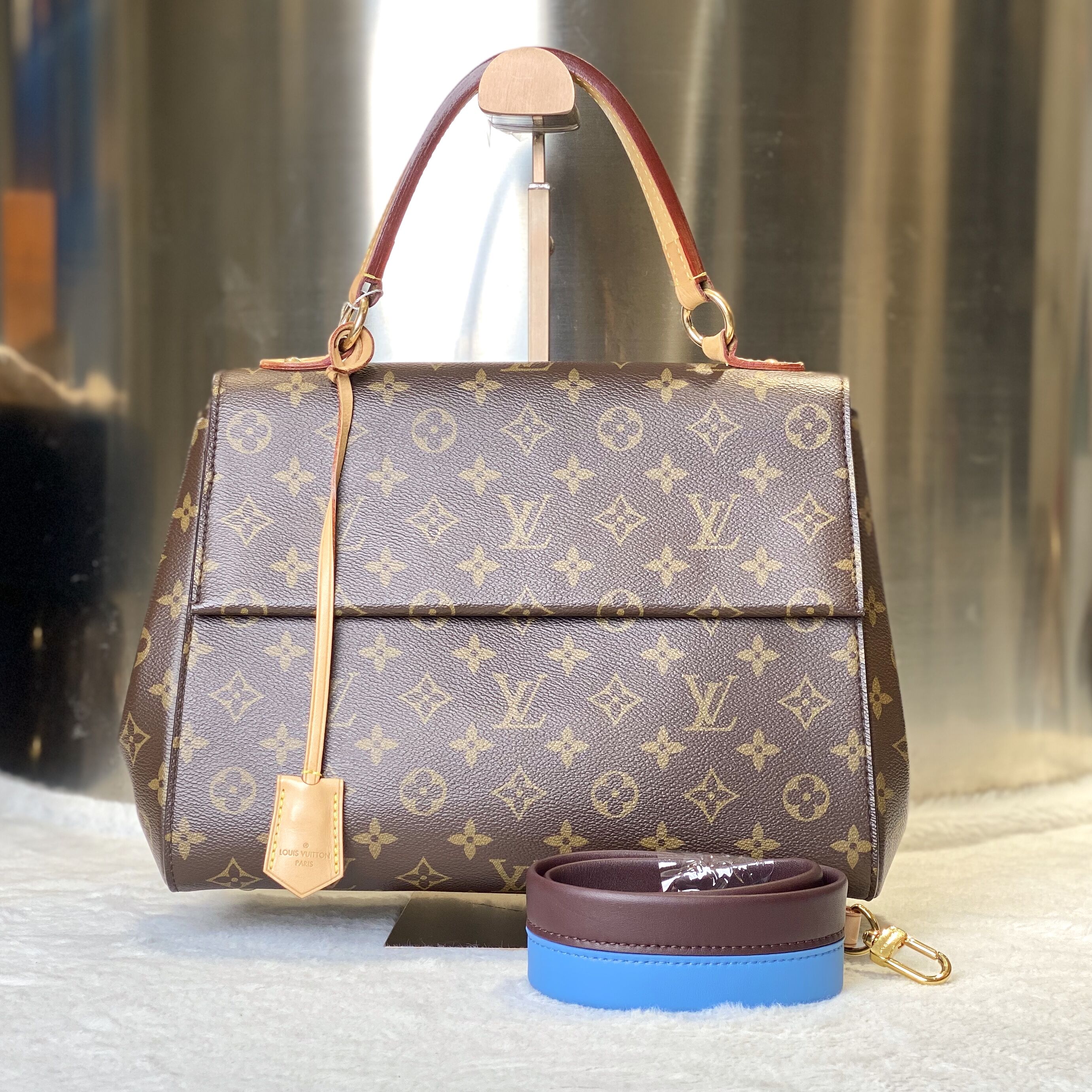 99新  古有97新LV克鲁尼中号公价20100老花单肩手提包5039