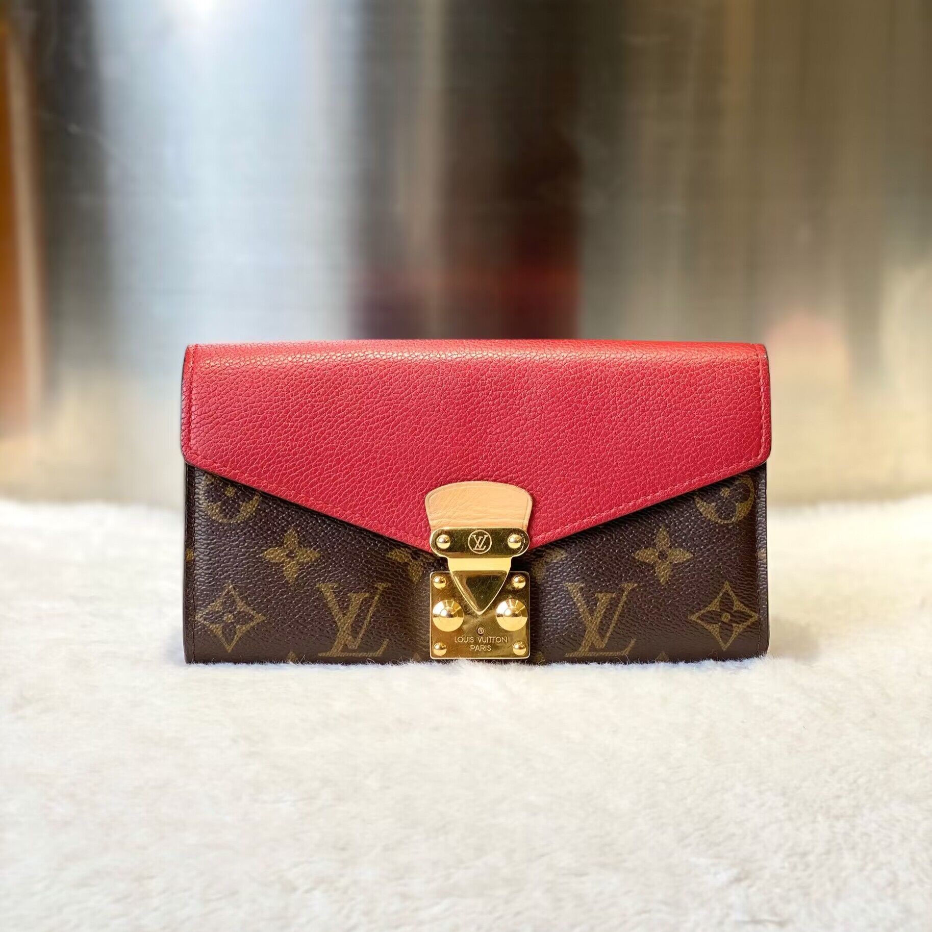 99新 LouisVuitton/路易威登 古有98新LV老花拼红色信封钱包1111