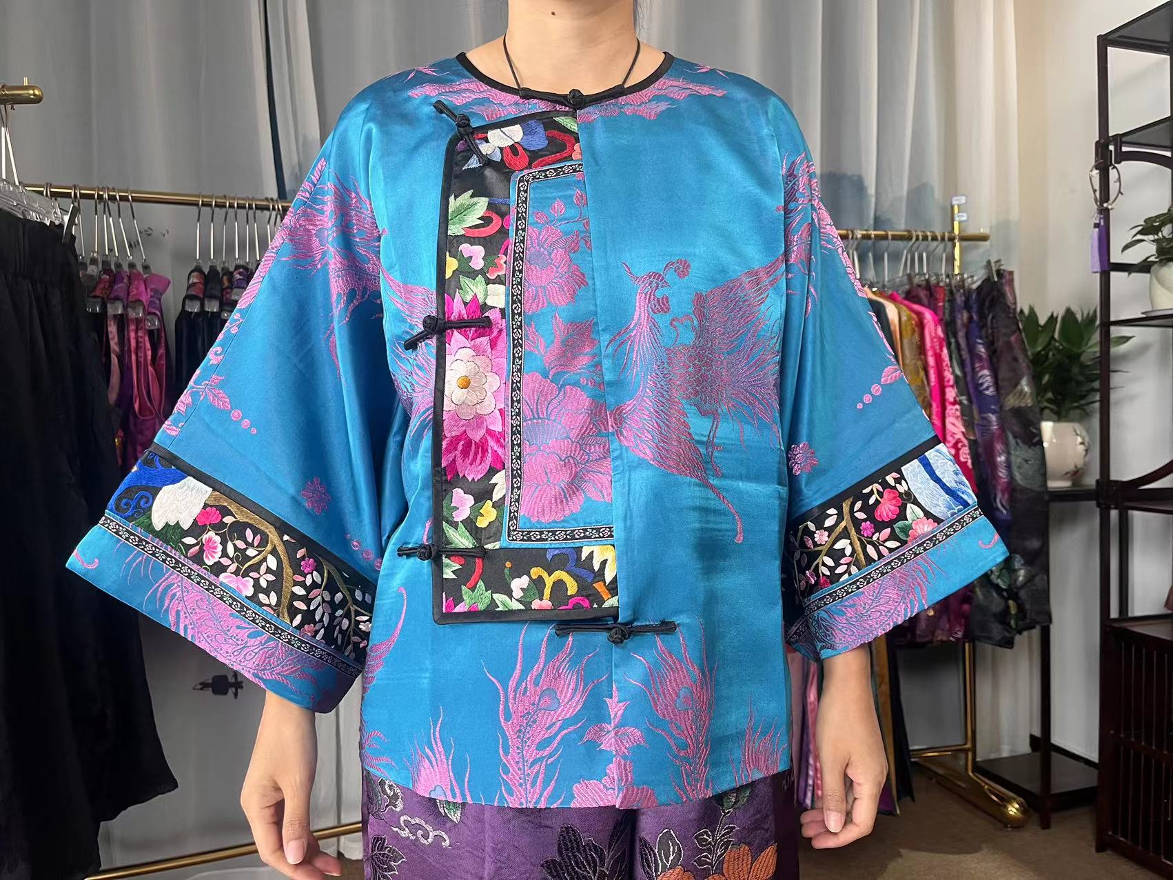 【真丝老软缎上衣】复古手绣大水袖姐姐服（老缎有岁月痕迹介意勿拍）