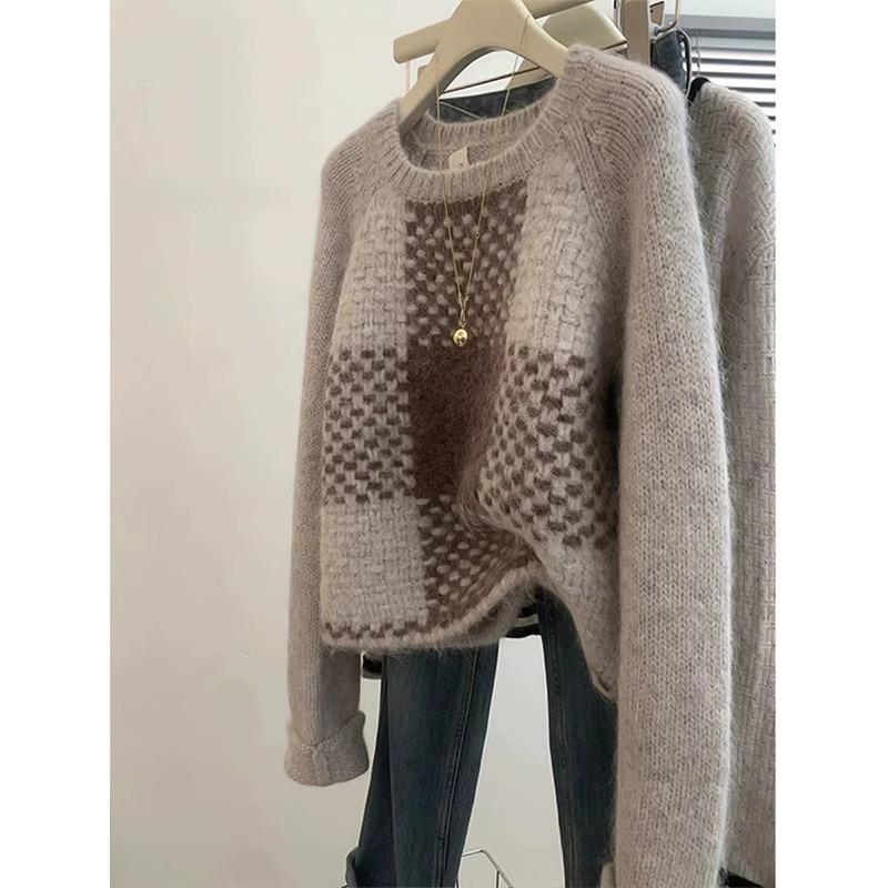 美拉德浣熊绒短款圆领毛衣女秋冬软糯慵懒风针织打底重工套头冬季