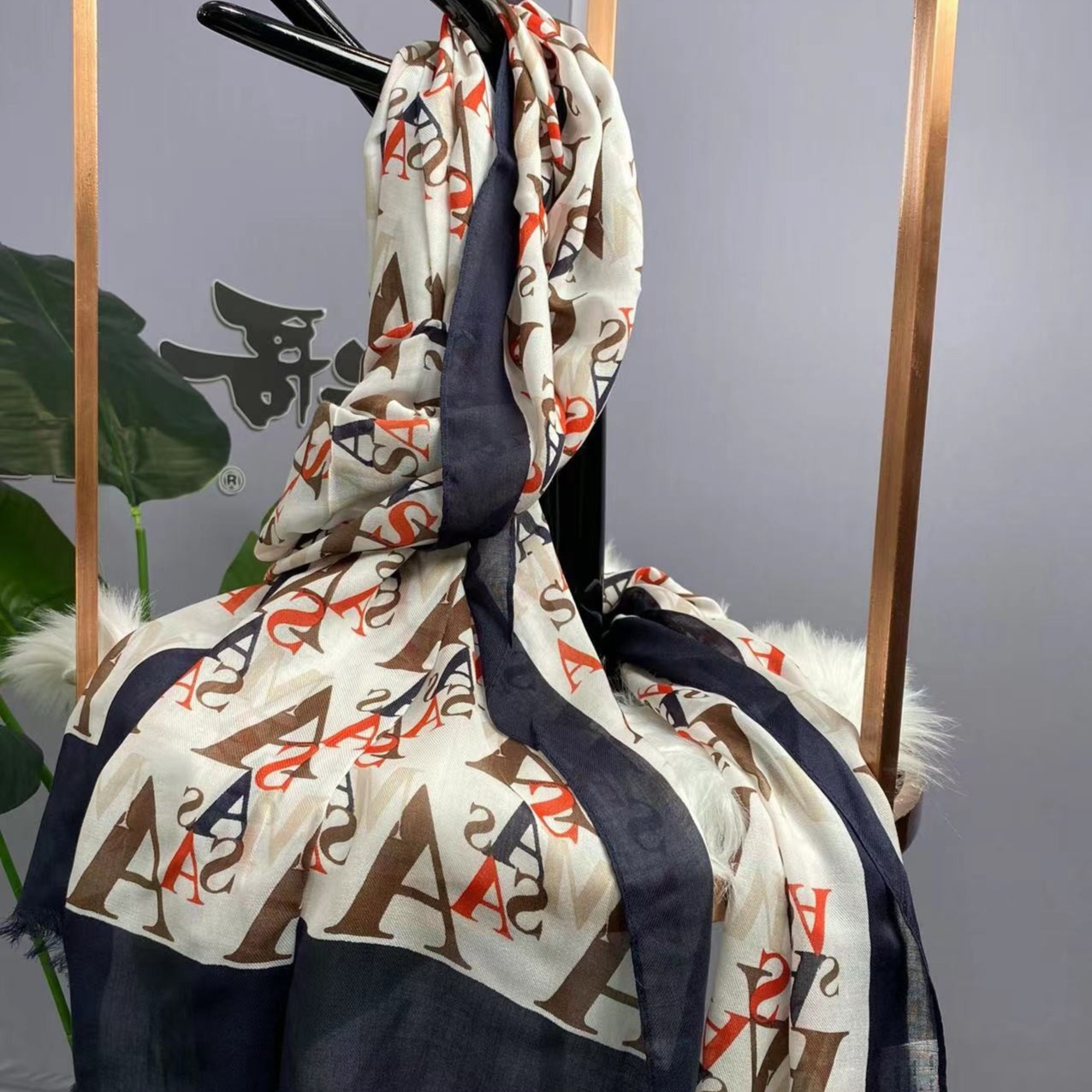 阿玛施AMASS【雅典灰韵】新款柔软时尚百搭丝巾5800007