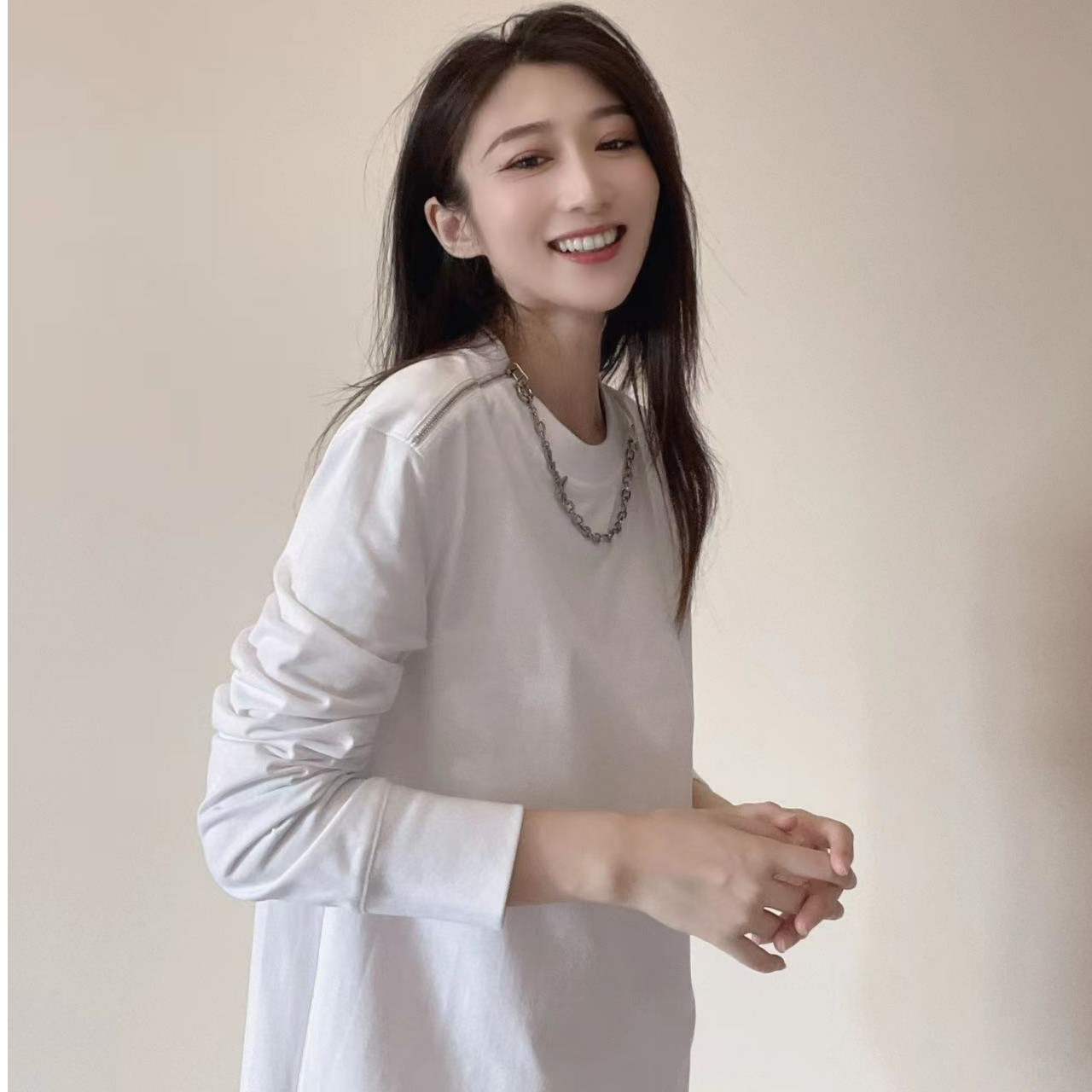 阿玛施AMASS女士春秋时尚简约圆领百搭宽松休闲长袖T恤5300993