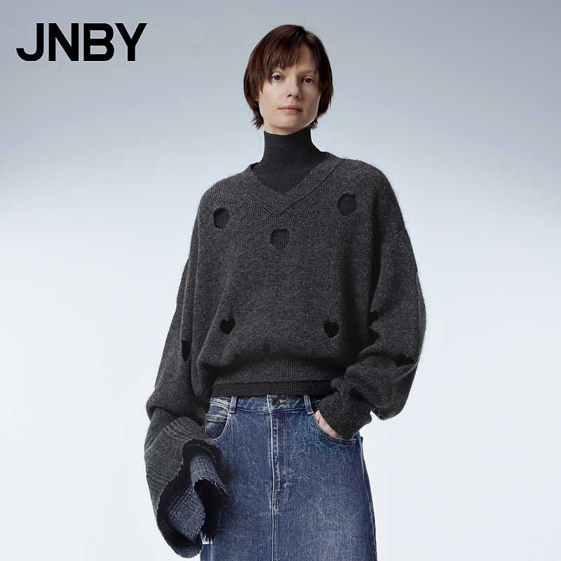 JNBY/江南布衣冬V领毛衣女短款针织衫爱心简约通勤5NB311690