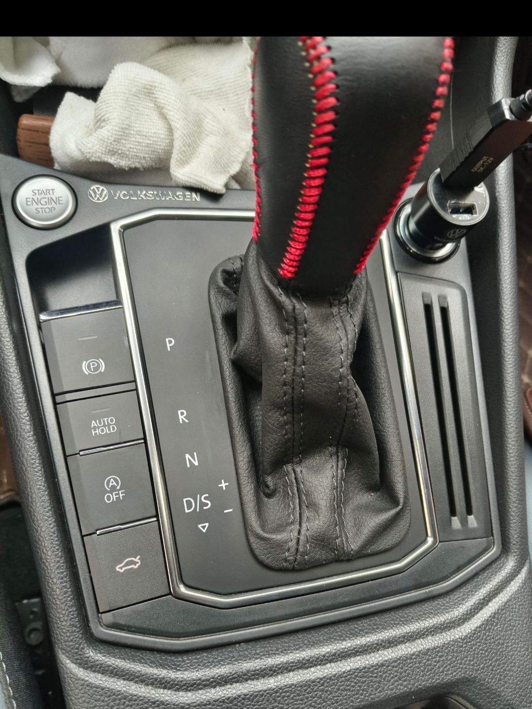 朗逸plus备箱开关