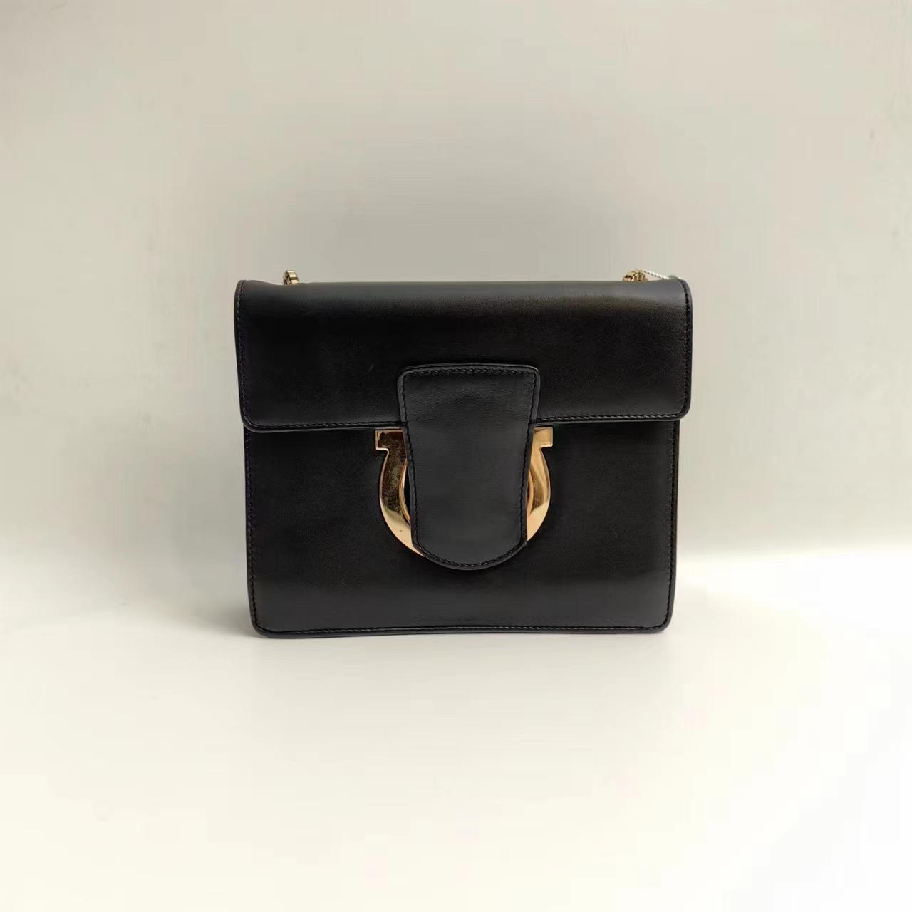 95新 FERRAGAMO/菲拉格慕 黑色链条包91415