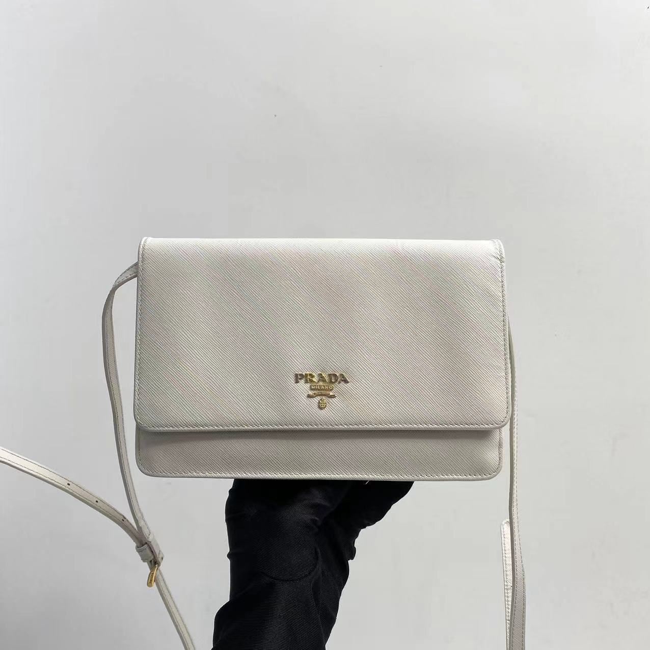 95新 Prada/普拉达 普拉达白色单肩包84707